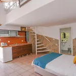 Peace Hotel 2*