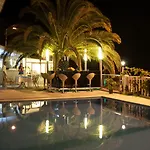 Peace Hotel 2*